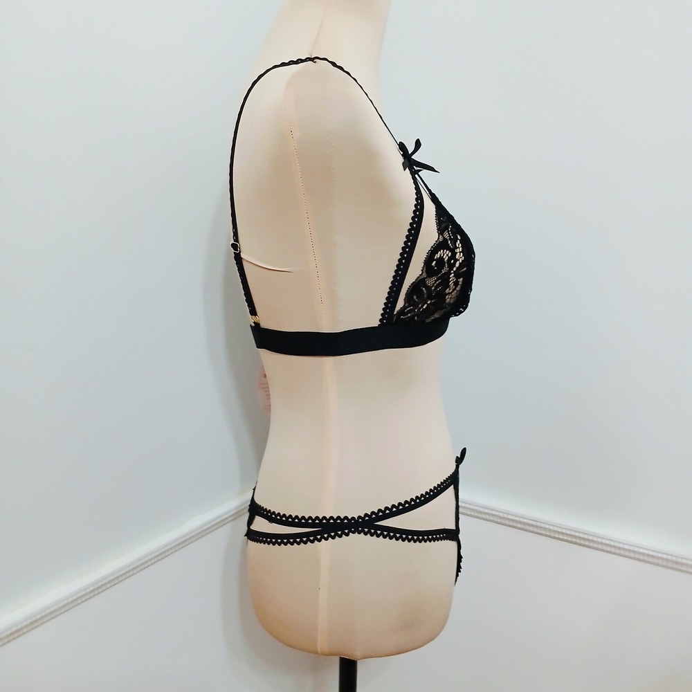 RSLOVE Black Floral Lace Lingerie Set Heart Cutout Bralette Thong Size M NEW - Picture 2 of 8